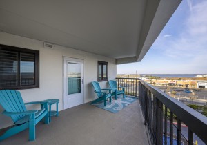 seawatch502-9-entry-bayside-balcony.jpg