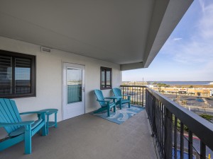 seawatch502-9-entry-bayside-balcony.jpg