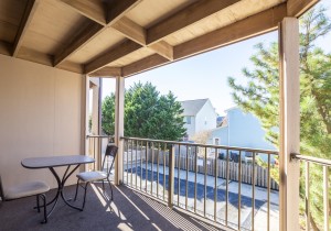 jamaicabay205-11-balcony.jpg