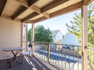 jamaicabay205-11-balcony.jpg