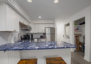 jamaicabay205-5-kitchen.jpg