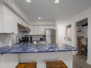 jamaicabay205-5-kitchen.jpg