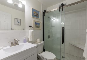 jamaicabay205-8-bathroom.jpg
