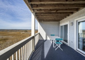 hiddenharbo137f-5-balcony.jpg