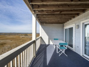 hiddenharbo137f-5-balcony.jpg