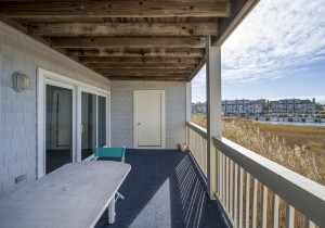 hiddenharbo137f-6-balcony.jpg