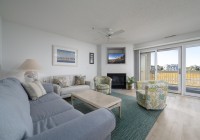 hiddenharbo137f-7-living-area.jpg