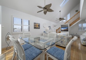 biscayne8802-14-dining-area.jpg