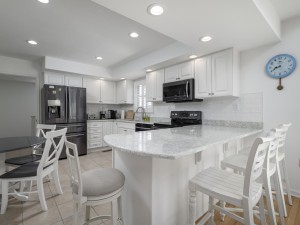 biscayne8802-17-kitchen.jpg