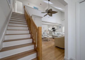 biscayne8802-21-stairs.jpg