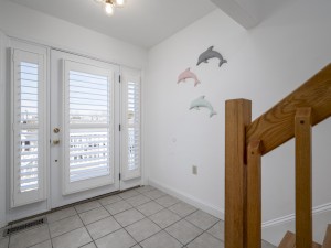 biscayne8802-22-entry.jpg