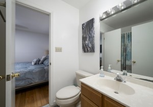 biscayne8802-25-primary-bath.jpg
