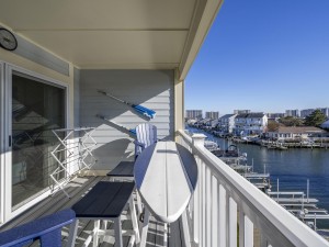 baywatch302d-10-balcony.jpg