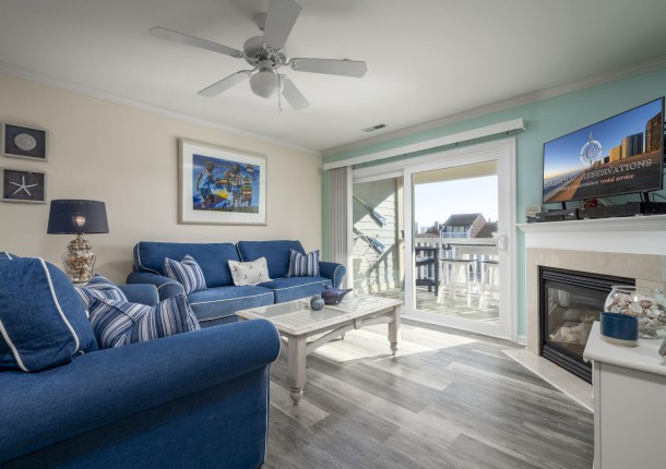 baywatch302d-15-living-area.jpg
