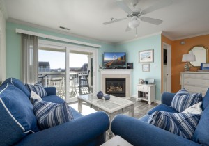 baywatch302d-16-living-area.jpg
