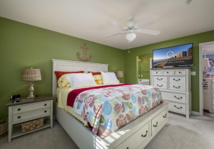 baywatch302d-24-primary-bedroom.jpg