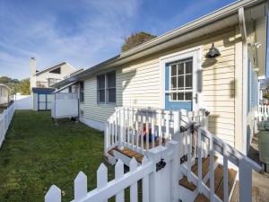 fiesta14107-10-entry-side-yard.jpg