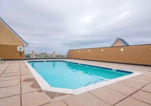 pier-17-roof-top-pool.jpg