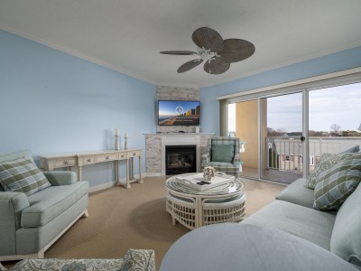 Pier 17 Unit 202