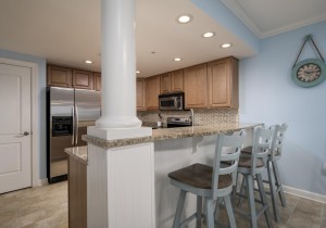 pier17-202-19-kitchen.jpg