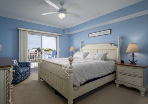 pier17-202-24-primary-bedroom.jpg