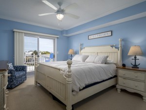 pier17-202-24-primary-bedroom.jpg