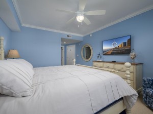 pier17-202-25-primary-bedroom.jpg