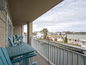pier17-202-4-balcony.jpg