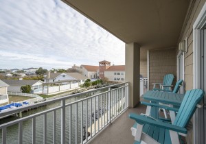 pier17-202-7-balcony.jpg