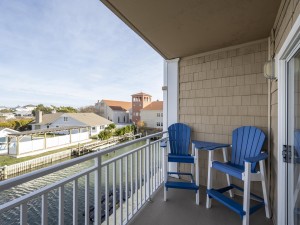 pier17-202-9-balcony.jpg