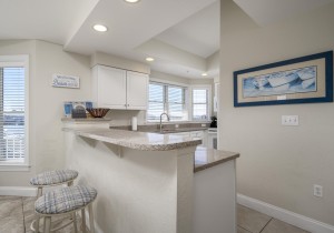 mahalo402-17-additional-dining.jpg