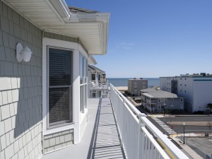 mahalo402-7-balc-and-view.jpg