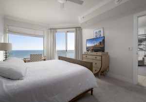 gateway912-7-primary-bedroom.jpg