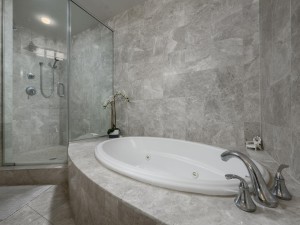 gateway912-9-primary-bath.jpg