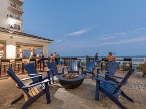 currents-8-the-current-bar-and-grill.jpg