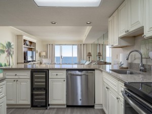 princessroyal1001-11-kitchen.jpg