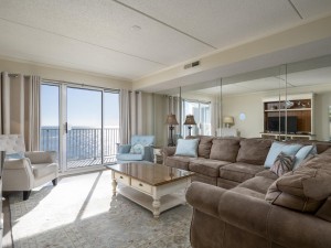 princessroyal1001-8-living-area.jpg