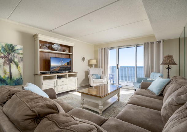 princessroyal1001-9-living-area.jpg