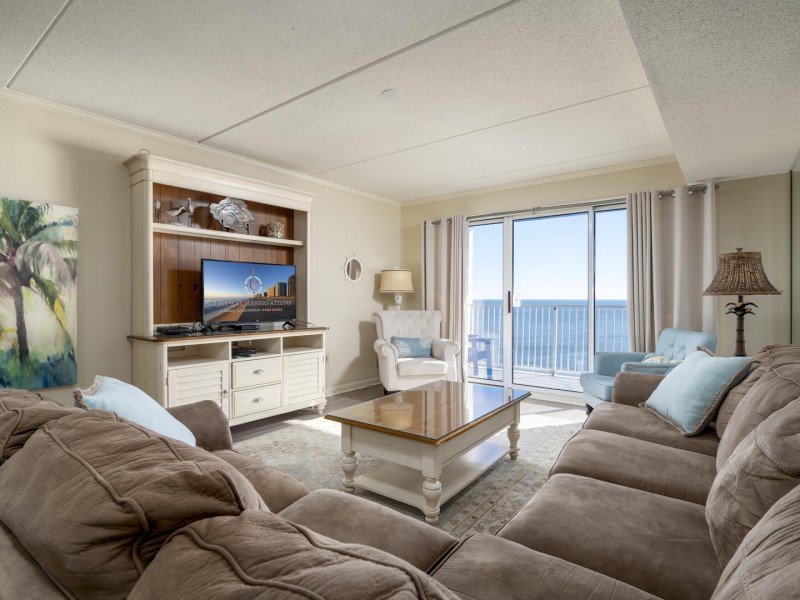 princessroyal1001-9-living-area.jpg