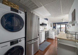 seamark308-13-kitchen.jpg
