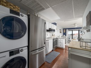 seamark308-13-kitchen.jpg