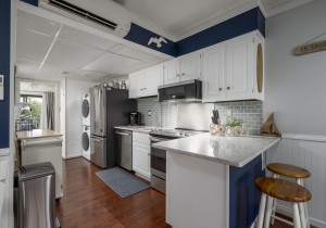 seamark308-14-kitchen.jpg