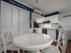 seamark308-15-dining.jpg