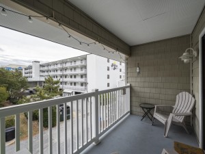 seamark308-7-balc.jpg