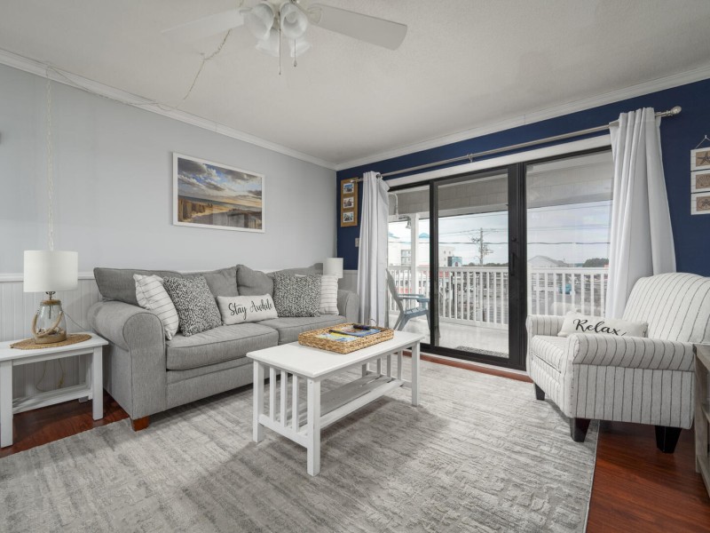 seamark308-9-living-area.jpg