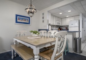 oceana303-11-dining-area.jpg