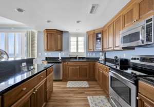 southbeach204-12-kitchen.jpg