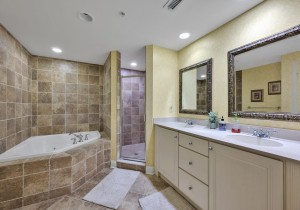 southbeach204-20-primary-bath.jpg