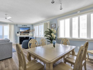 southbeach204-9-dining-area.jpg