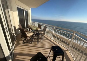 gateway-1412-balcony-owner.jpg